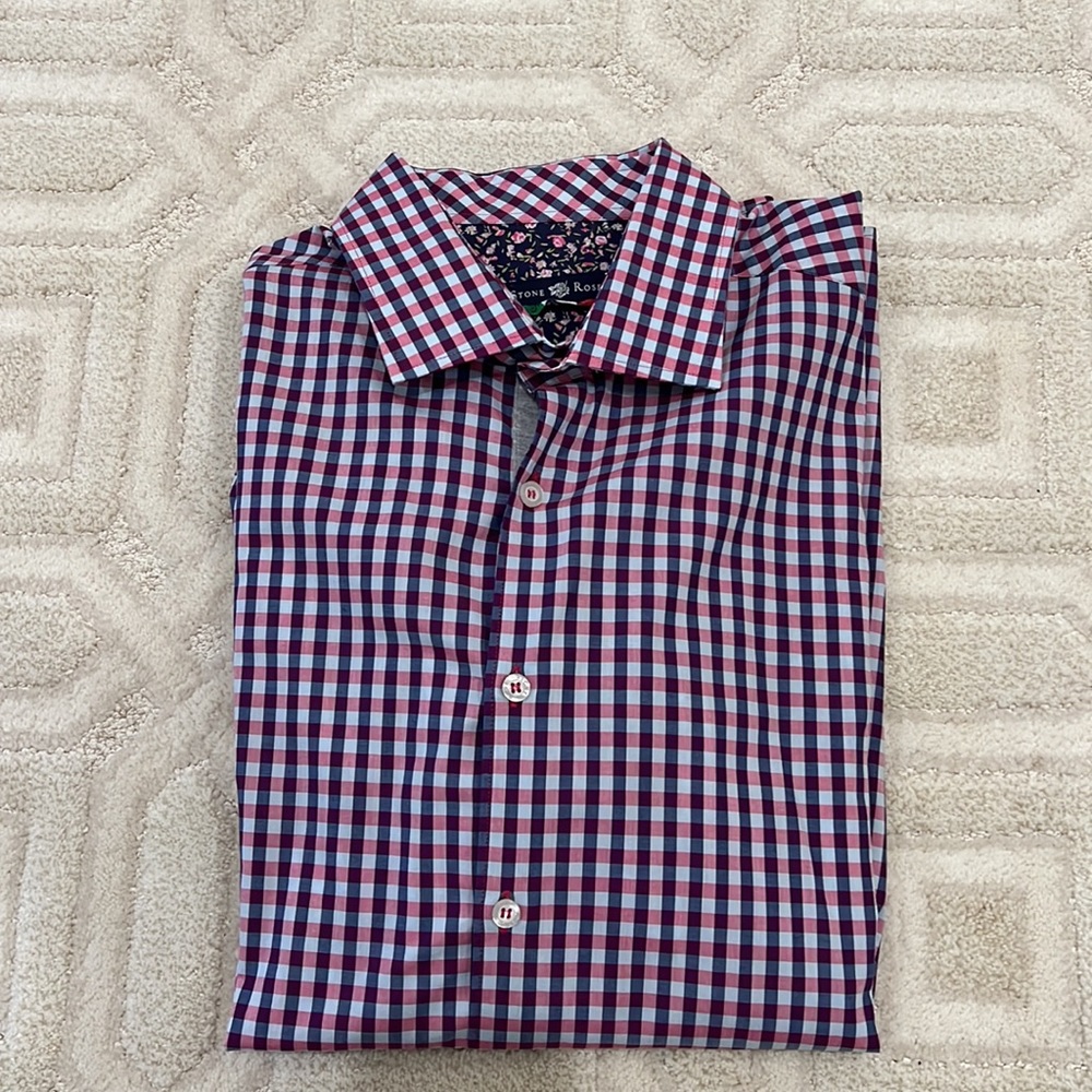 New men’s stone rose button down